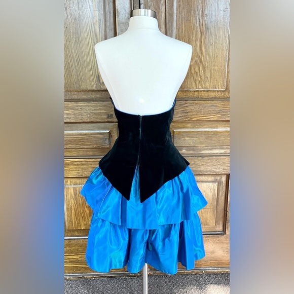 VTG 80s 💙 Laura Ashley Blue & Black VELVET & TAFFETA Ruffled Party Dress - Picture 2 of 6